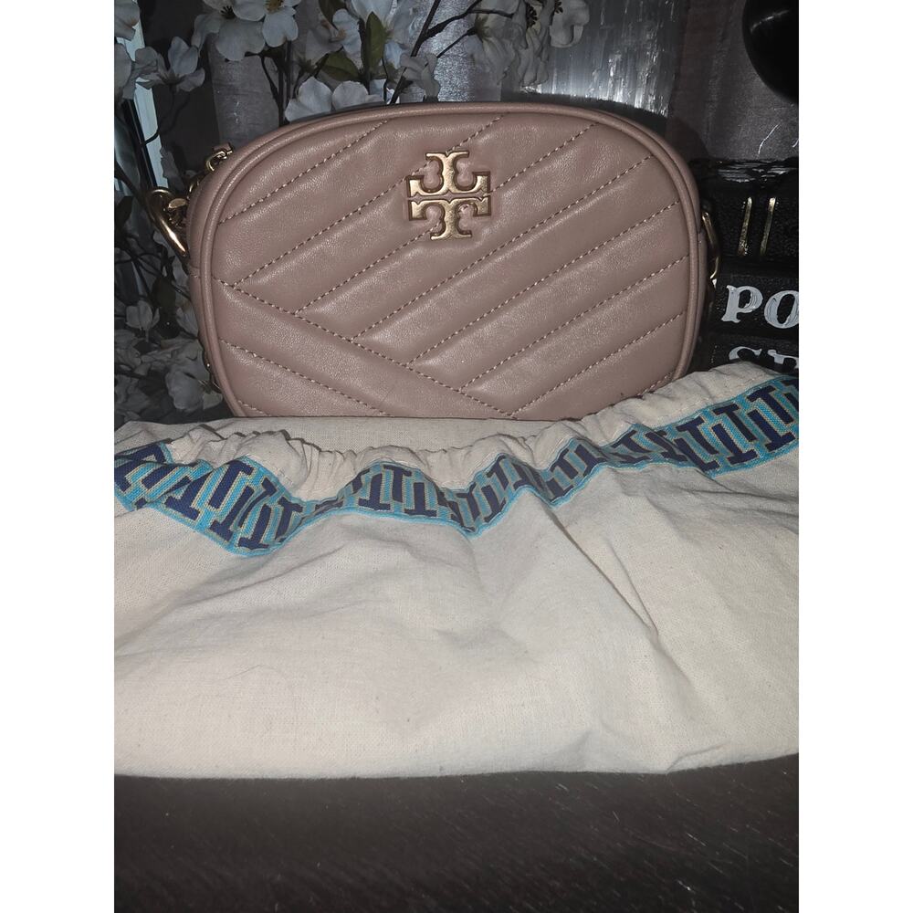 Tory Burch Meadowsweet Kira Chevron Camera Bag/Crossbody EUC - Picture 4 of 4